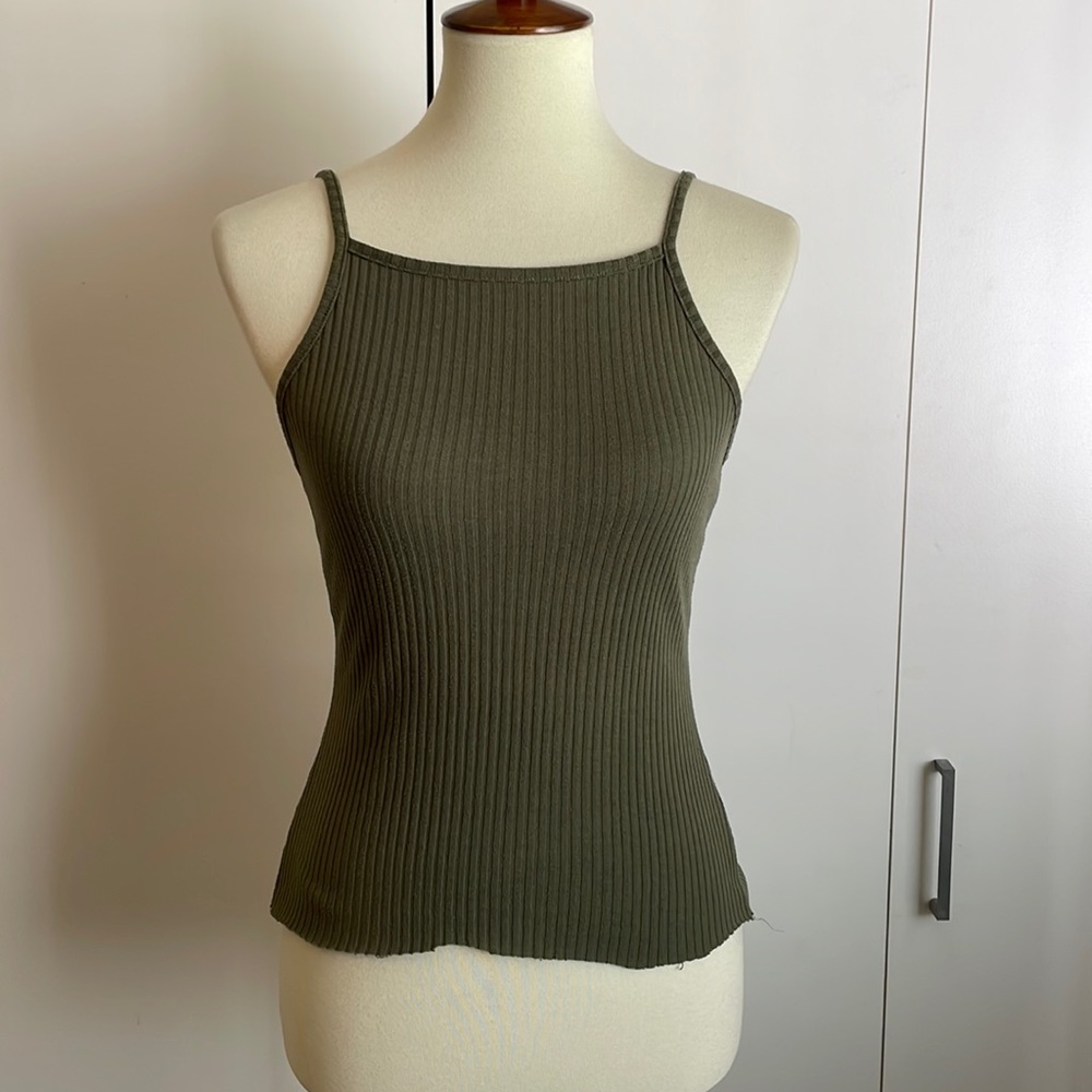 Rue21 Medium Tank * Ribbed * Uneven Bottom‎ Hemline * Olive Green THRASHED